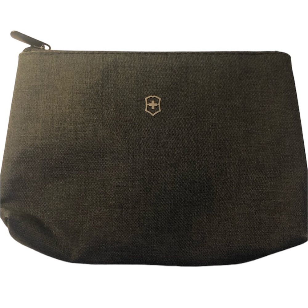 NWOT Victorinox Swiss Toiletry Case